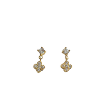 Load image into Gallery viewer, Cornus Flower Earring
